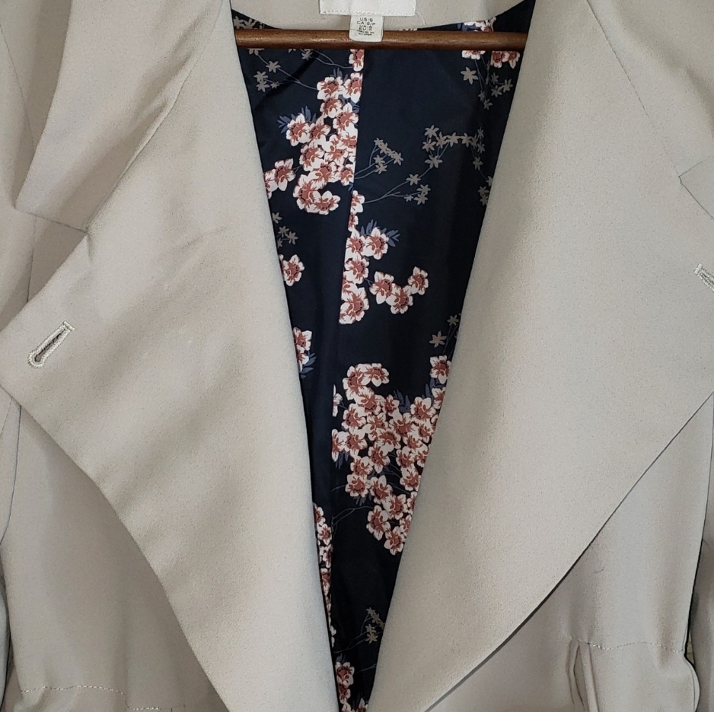Eliane Rose lightweight Oatmeal color trench coat - Picture 3 of 4